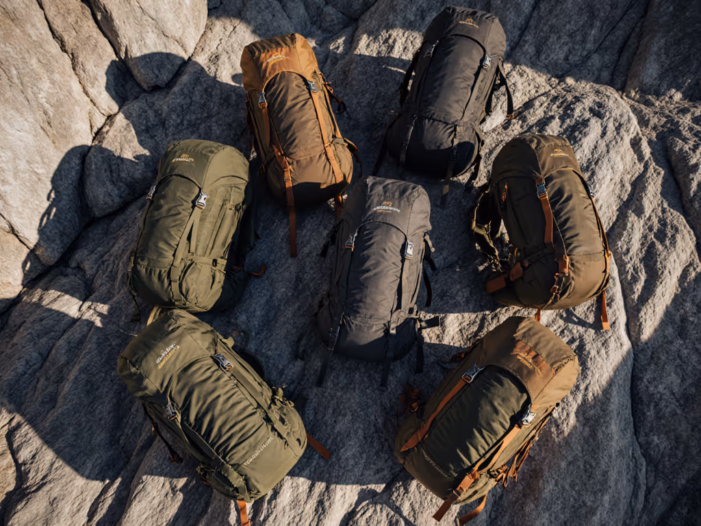 technical_scrambling_backpack_in_alpine_terrain